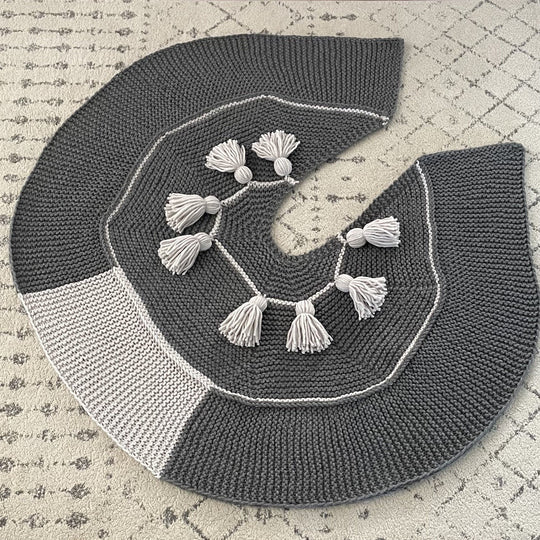 Festive Tassels - Juletreteppe