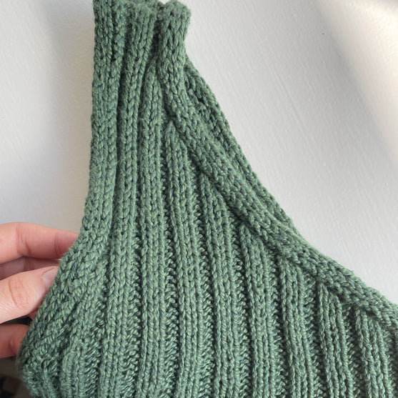 

Easy One Shoulder Top - Topp
4