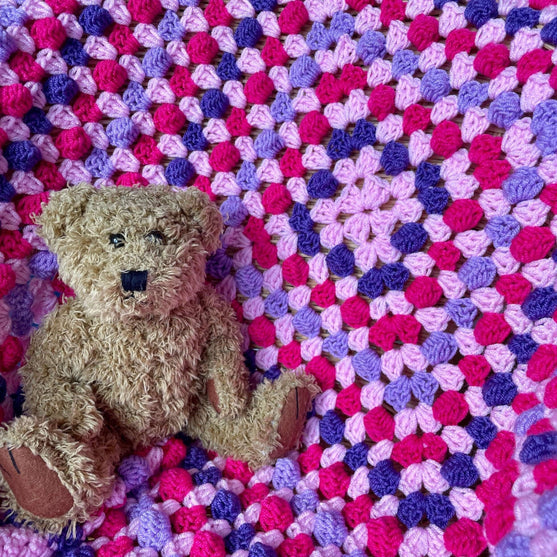 

Bella’s Bobble Granny Square - Teppe
1