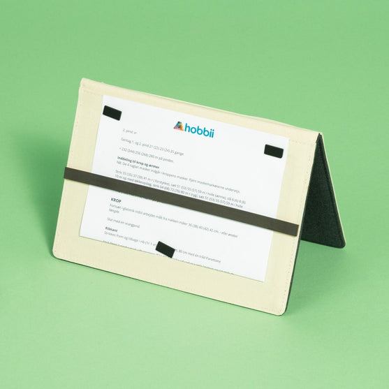 

Oppskriftsholder - Liten - Hobbii
3