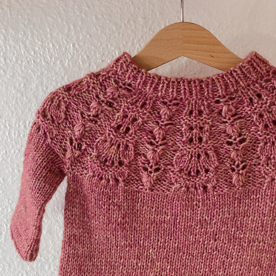 

Spring Waves Dress - Barnekjole
2