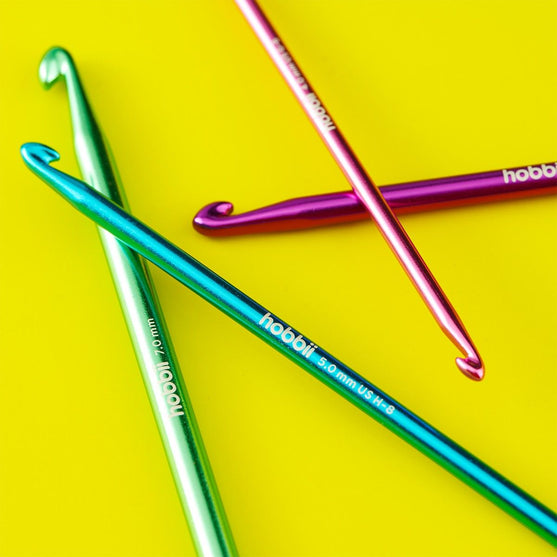 

Alu Dobbel Tunesisk Heklenål - 14 cm - Hobbii
5