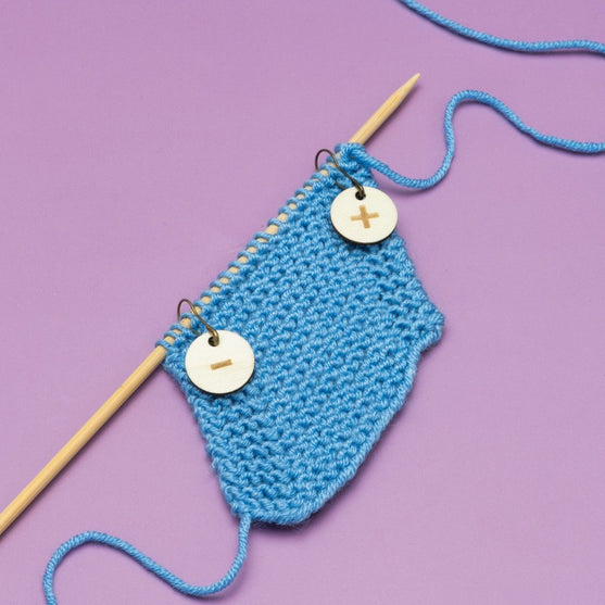 

Markører for fellinger og økninger +/- - Hobbii
2